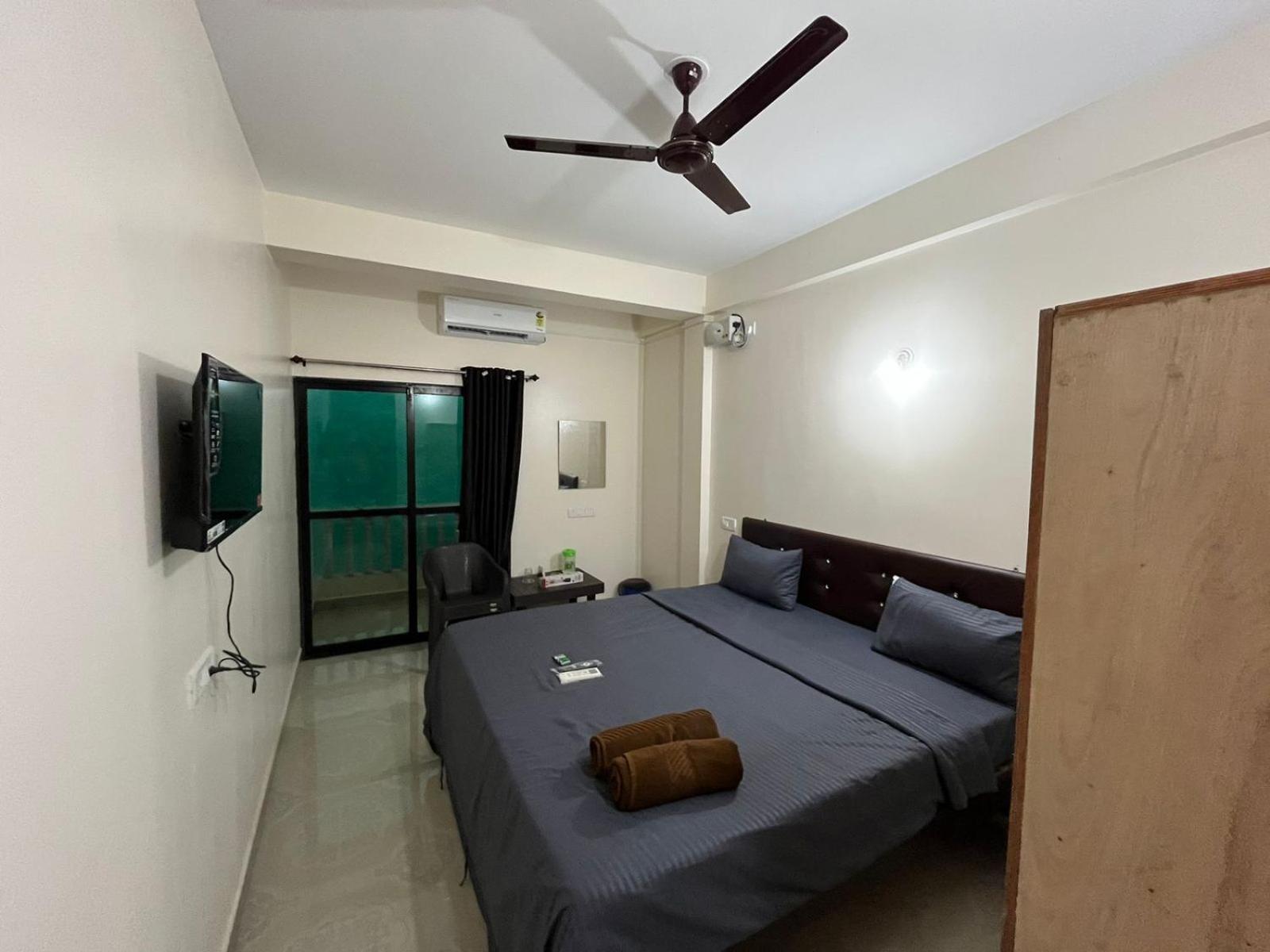 Hotel Saffron Baga Exterior foto